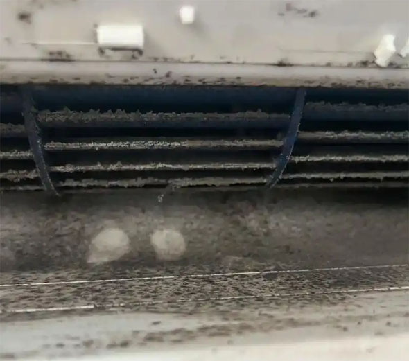 峨眉山空调吹的风有股烧焦味是怎么回事